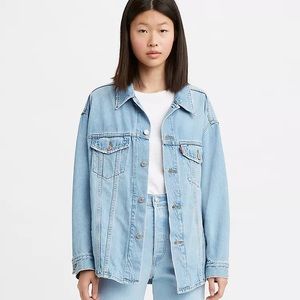 Brand new still with all tags Levi’s Denim Shacket in size M